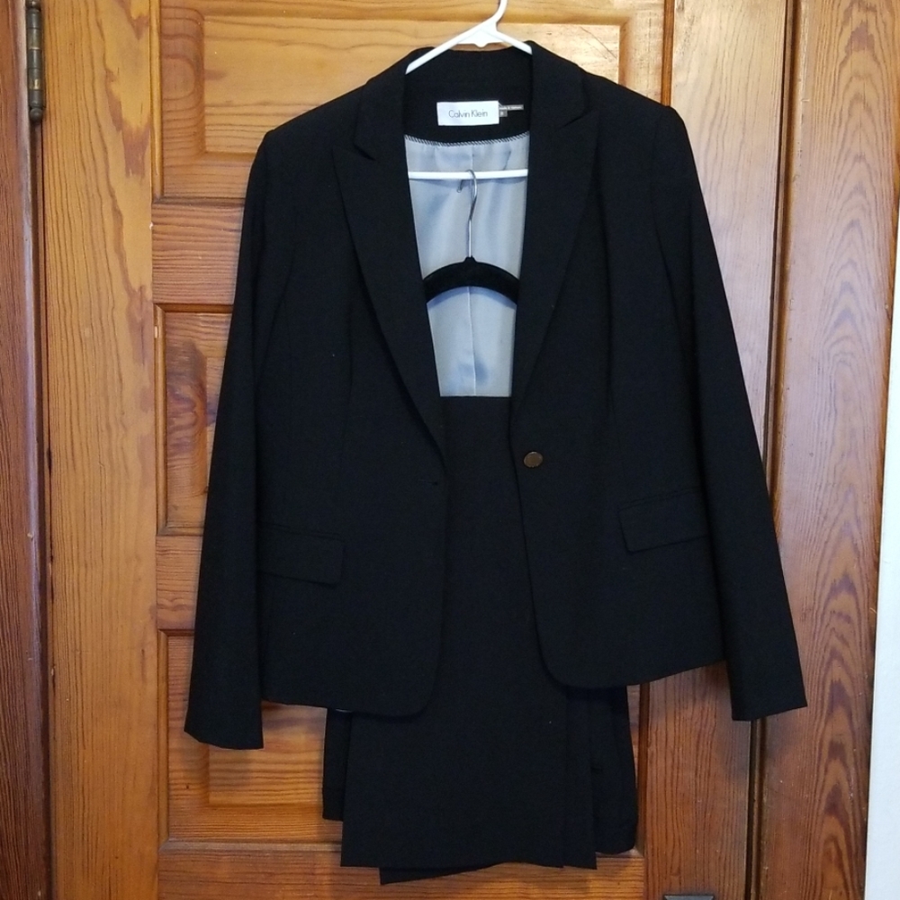 LAST CHANCE Black business suit